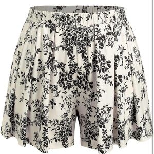 Cider Black and White Floral Women's Shorts